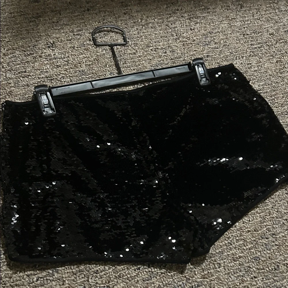 No Boundaries Black Sequin Sleevelss Top with matching shorts, Size XL 16/18 NWT - Picture 8 of 10